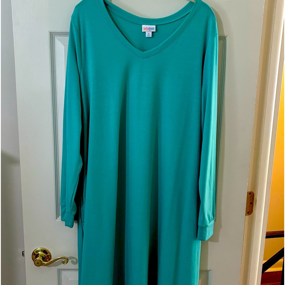 LulaRoe teal, long sleeve, 2 full pockets dress.